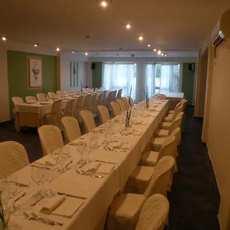 Отель La Cavalera Аугуста