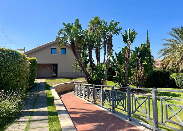 호텔 La Cavalera 3*